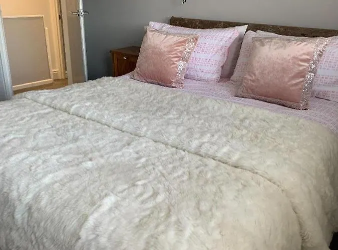 My Perfect Place Rooms & Apartments -Some Rooms With Hot Tub- Free Parking