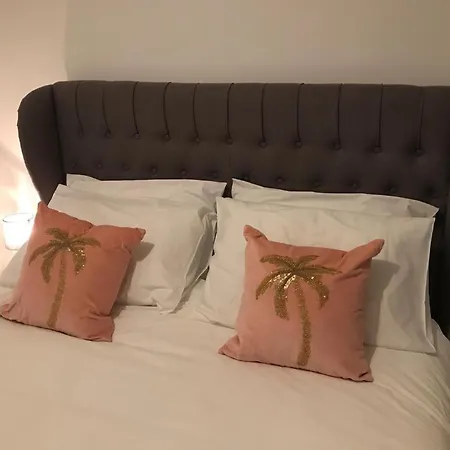 My Perfect Place Rooms & Apartments -Some Rooms With Hot Tub- Free Parking Blackpool Exterior photo