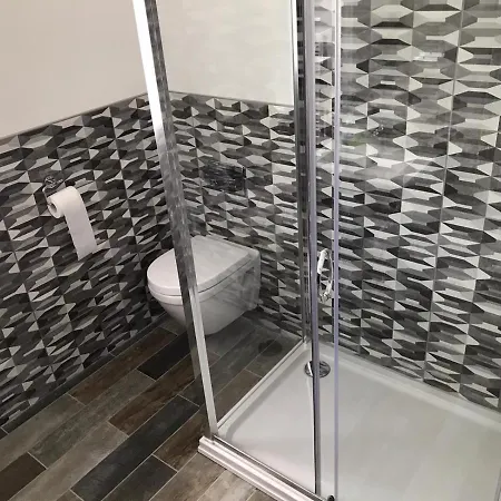 My Perfect Place Rooms & Apartments -Some Rooms With Hot Tub- Free Parking Blackpool Exterior photo