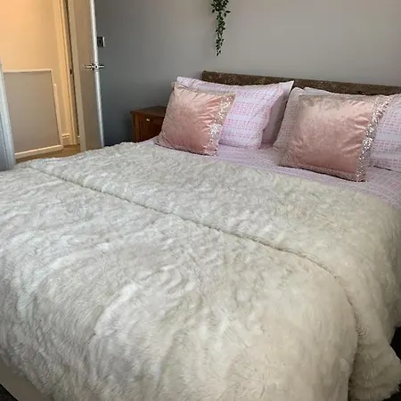 My Perfect Place Rooms & Apartments -Some Rooms With Hot Tub- Free Parking Blackpool Exterior photo