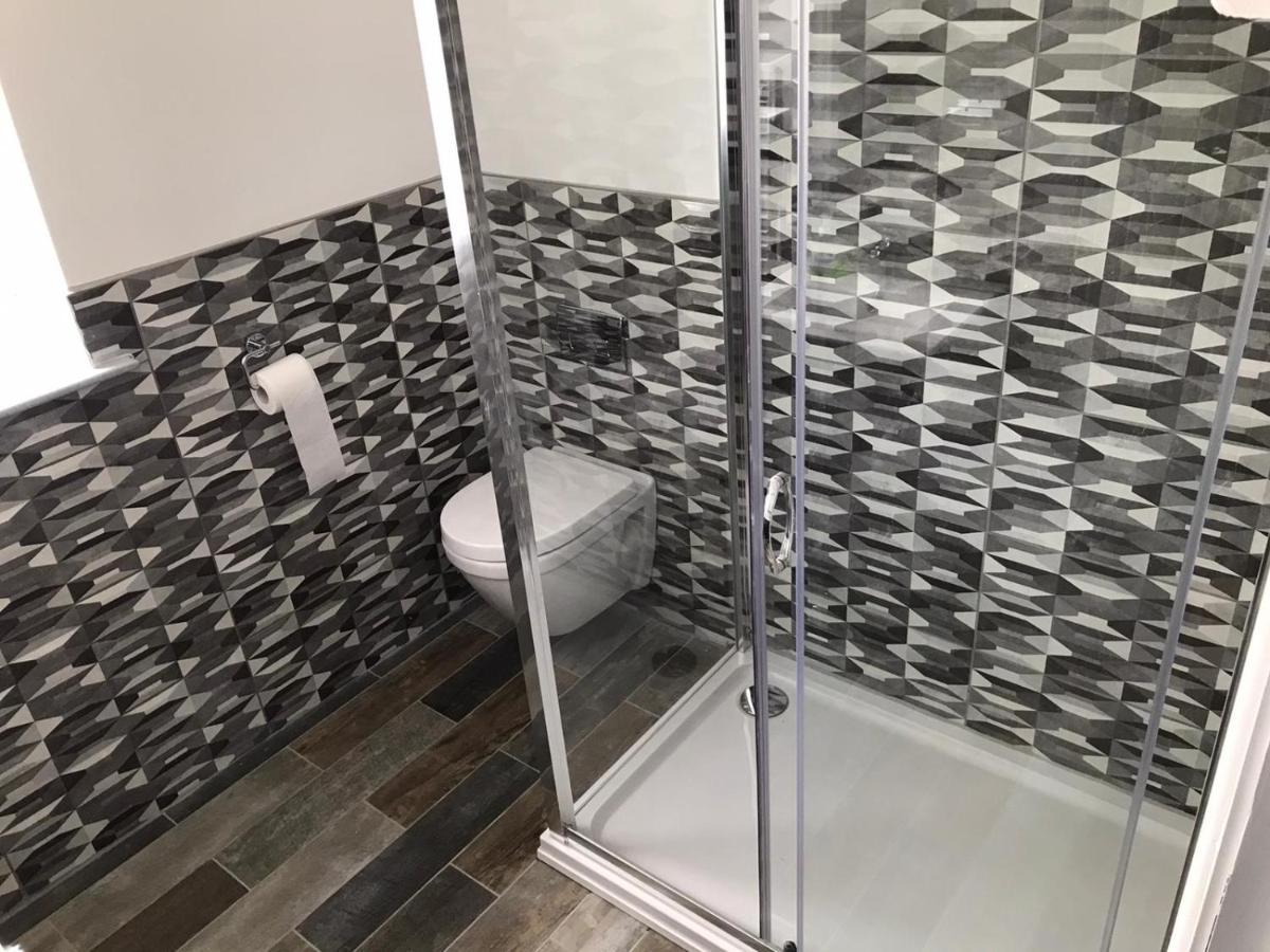 Apartment My Perfect Place & -some With Hot Tub- Free Parking Blackpool